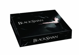 Pochette du DVD Black Swan - Coffret Collector- Edition Limitée (inclus le Blu-ray, le DVD, la copie digitale,  le CD de la B.0, la copie digitale,  2 CD du Lac des Cignes, 6 cartes postales et le dossier de presse cinéma) [Blu-ray] 