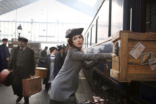 Louise Bourgoin en gare