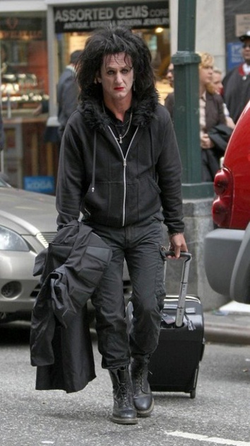 sean-penn-dans-la-rue-jpg