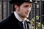 Robert Pattinson sur le tournage de Bel ami