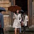 rose-byrne-parapluie-jpg