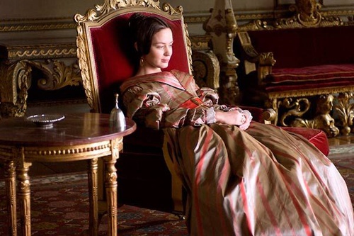 emily blunt dans victoria