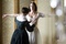 emily blunt se faisant habill  e