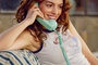 anne hathaway au telephone