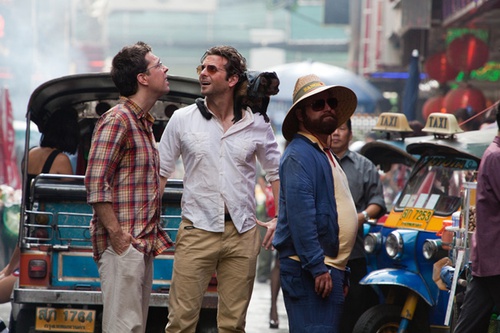 ed-helms-bradley-cooper-zach-galifianakis-a-leur-arrivee-jpg
