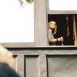 emilie de ravin a la fenetre