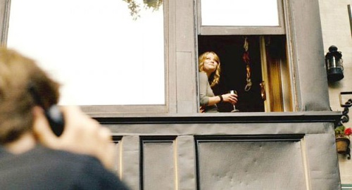 emilie de ravin a la fenetre