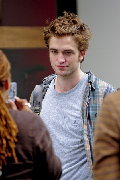 robert pattinson est pris en photo