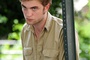 robert pattinson pose