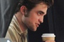 robert pattinson prend son cafe