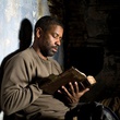 denzel washington plong   dans son livre