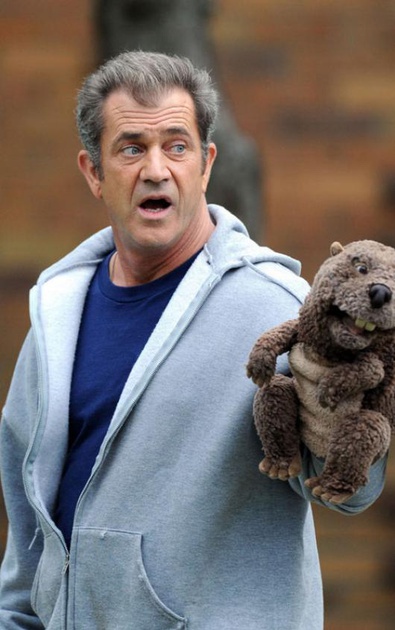 mel gibson montrant sa peluche