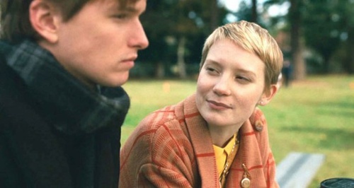 mia-wasikowska-regardant-henry-hopper-jpg