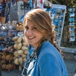 Nia Vardalos sourit