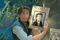 flynn et une affiche de lui