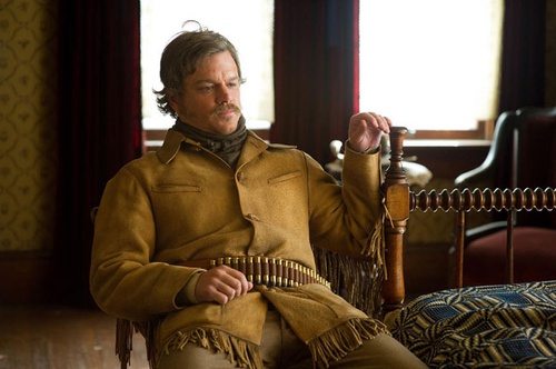 Matt Damon devant son lit