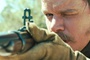 Matt Damon tire au pistolet
