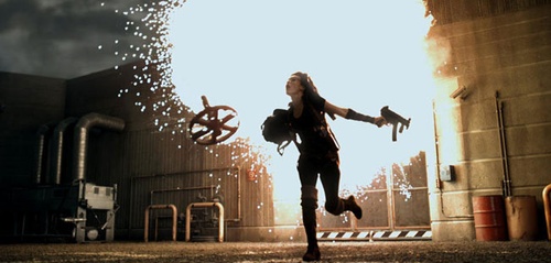 milla jovovich dos    une explosion