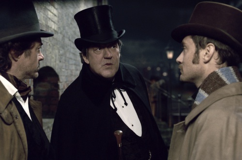 watson-et-sherlock-holmes-dans-sherlock-holmes-jeu-d-ombres-jpg