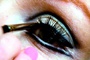 un oeil maquill  