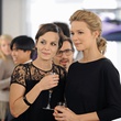 Virginie Efira à un cocktail