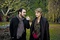 Virginie Efira et François-Xavier Demaison dans le jardin