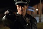 willem dafoe en uniforme