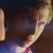 michael cera donnant un coup de poing