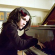 isabelle fuhrman au piano