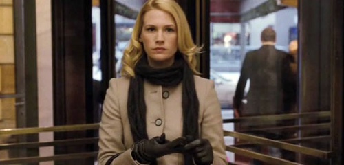 January Jones enlève ses gants