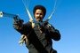 michael jai white en parachute