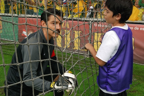 diego luna dans sa cage
