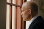 john malkovich regardant par la fen  tre
