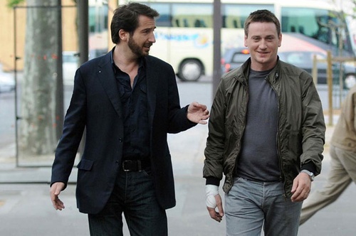 edouard baer a cot  de benoit magimel