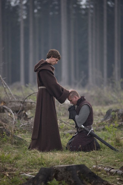 eddie redmayne a gauche