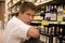 joffrey verbruggen dans un magasin