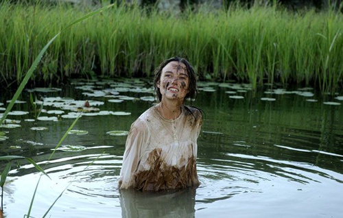 keira-dans-une-marre-jpg
