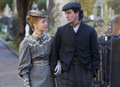mia-wasikowska-aaron-johnson-jpg