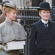 mia-wasikowska-glenn-close-jpg
