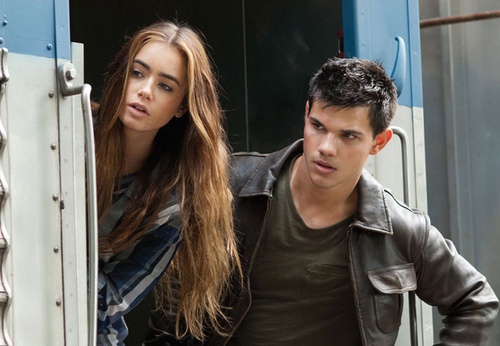 lily-collins-taylor-lautner-jpg