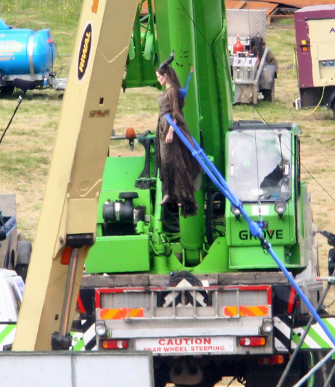 photo-de-tournage-maleficent-angelina-jolie-3-jpg