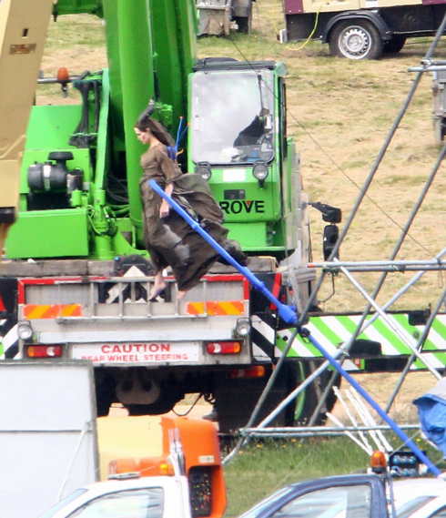 photo-de-tournage-maleficent-angelina-jolie-4-jpg
