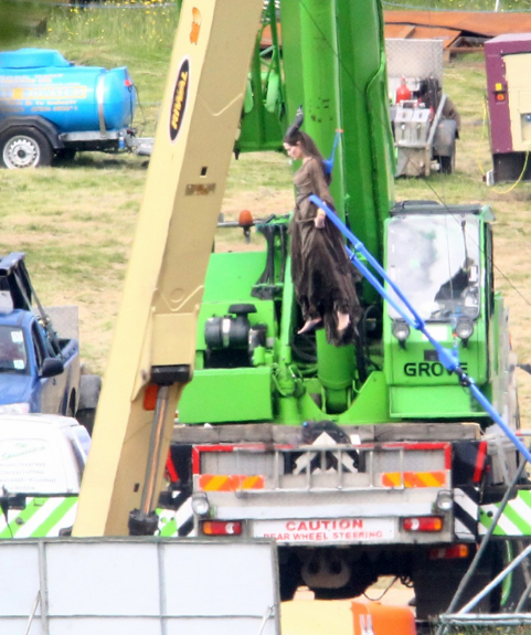 photo-de-tournage-maleficent-angelina-jolie-1-jpg