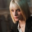 Mélanie Laurent pensive