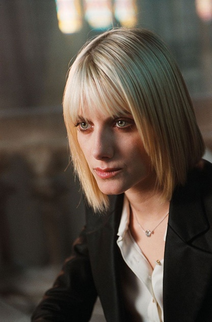 Mélanie Laurent pensive