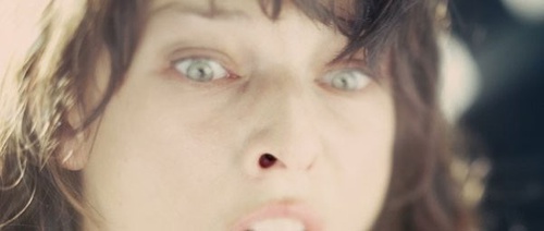 les yeux de milla jovovich