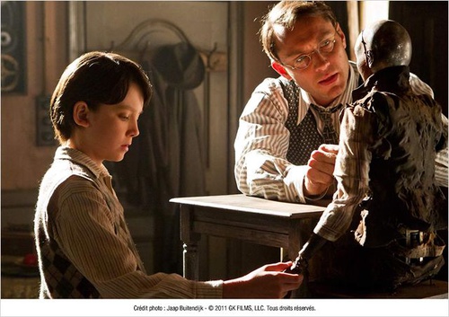 asa-butterfield-jude-law-jpg