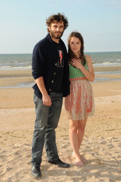 les deux acteurs pio marma   et ana  s demoustier