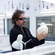 tim-burton-et-un-personnage-jpg