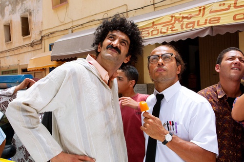 Ramzy Bedia et Eric Judor qui mange une glace